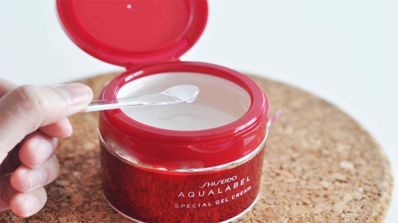 Kem dưỡng da ban đêm Shiseido Aqualabel màu đỏ