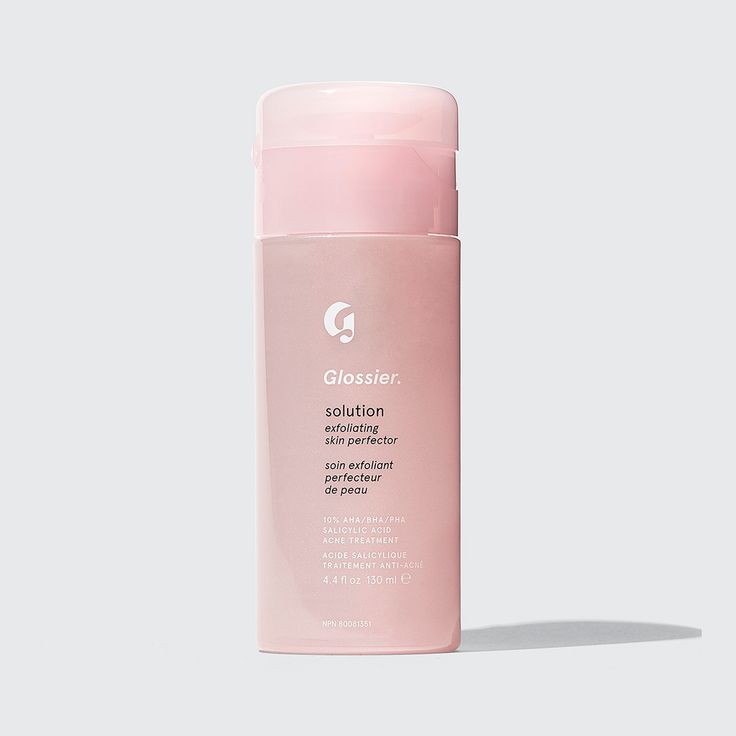 Glossier Solution EXfoliating Skin Perfector 4.4 là sản phẩm nổi bật với thành phần axit salicylic.