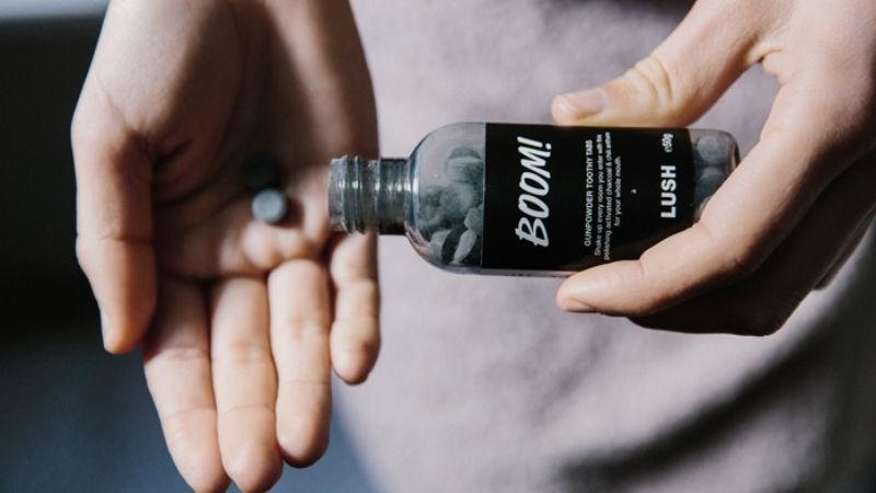 Viên chải răng Lush Boom Toothy Tabs
