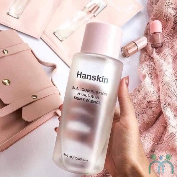 Tinh chất dưỡng ẩm Hanskin Real Complexion có thiết kế bắt mắt