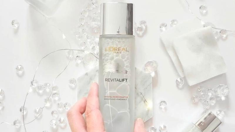 L’Oréal Paris Revatalift Crystal Micro Essence dưỡng ẩm